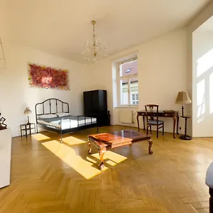 Center Of 369 Appartamento