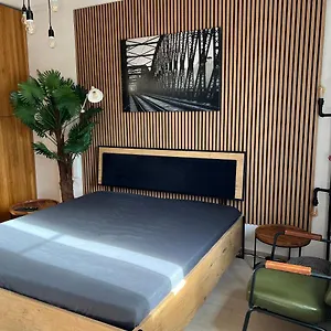 Moderni Industry Apartmán